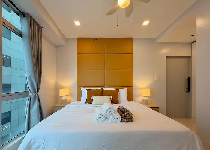 2br With King & Queen Bed And Highspeed Wifi Near Shangri-la Bgc 4*