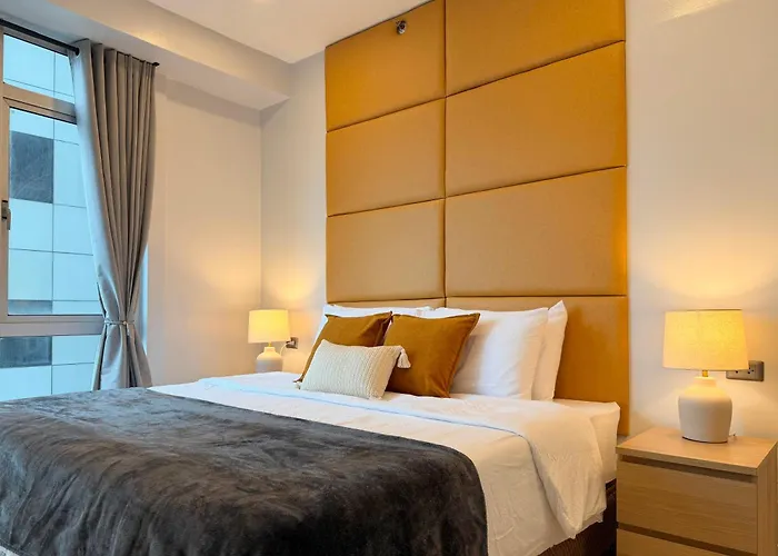 Apartahotel 2br With King & Queen Bed And Highspeed Wifi Near Shangri-la Bgc Manila