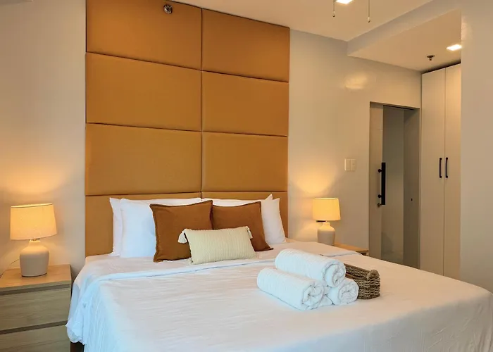 Apartahotel 2br With King & Queen Bed And Highspeed Wifi Near Shangri-la Bgc Manila