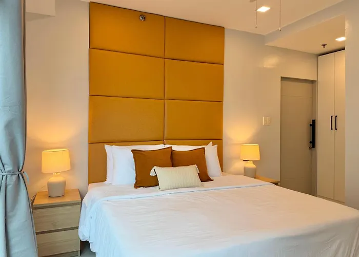 2br With King & Queen Bed And Highspeed Wifi Near Shangri-la Bgc Apartahotel 4*