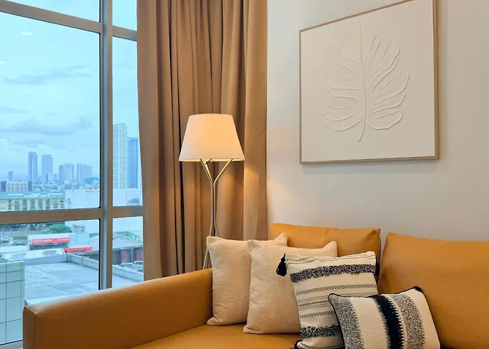 2br With King & Queen Bed And Highspeed Wifi Near Shangri-la Bgc