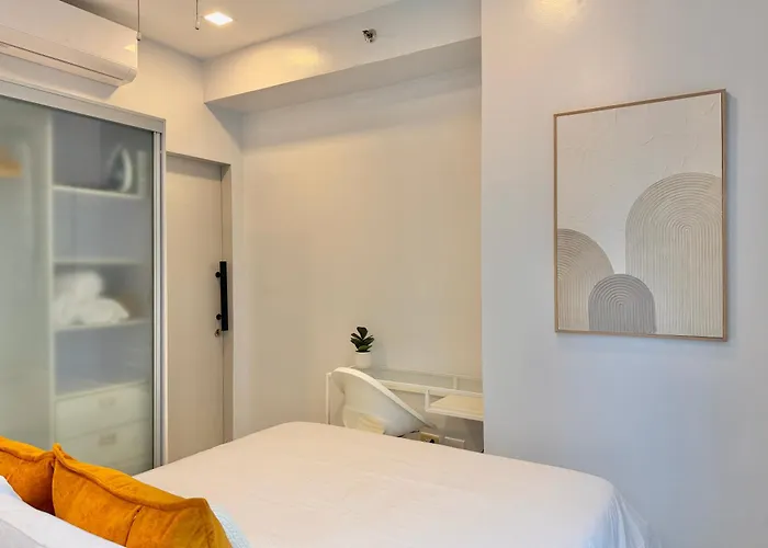 2br With King & Queen Bed And Highspeed Wifi Near Shangri-la Bgc 4* Manila