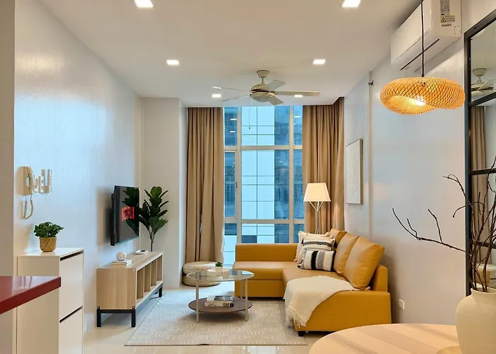 2br With King & Queen Bed And Highspeed Wifi Near Shangri-la Bgc 4*