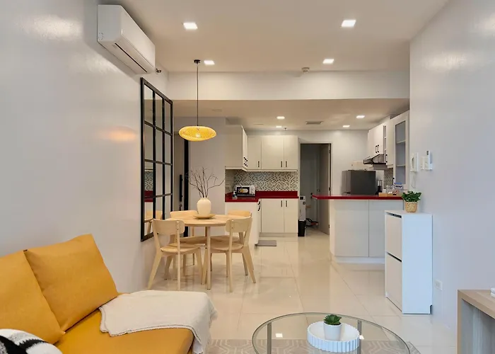 2br With King & Queen Bed And Highspeed Wifi Near Shangri-la Bgc Manila