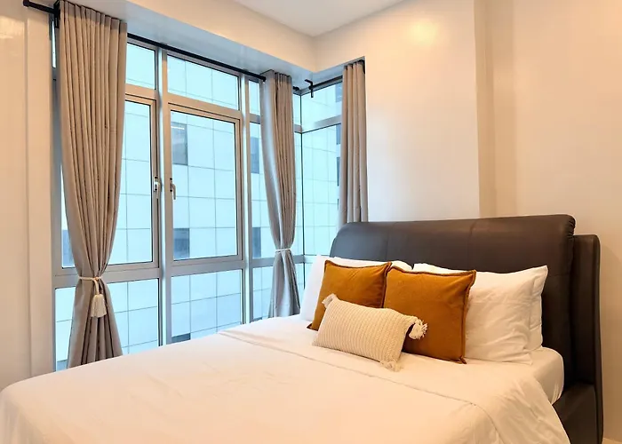 2br With King & Queen Bed And Highspeed Wifi Near Shangri-la Bgc 4*