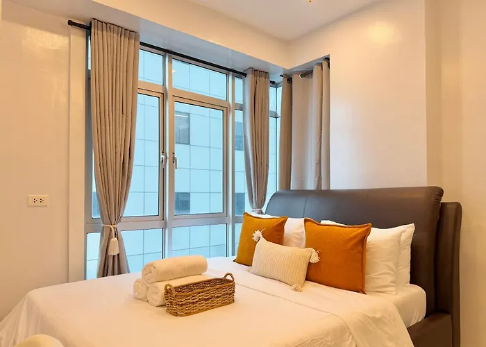 Apartahotel 2br With King & Queen Bed And Highspeed Wifi Near Shangri-la Bgc