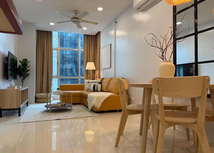 2br With King & Queen Bed And Highspeed Wifi Near Shangri-la Bgc 4*